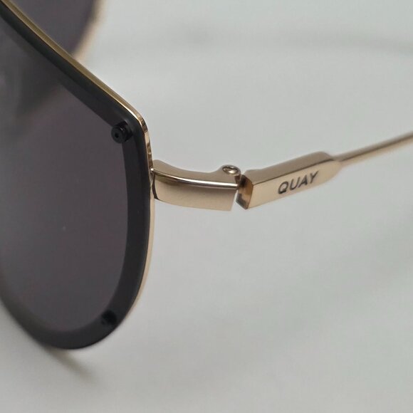 Quay Australia On Set Oversized Shield Sunglasses - Picture 8 of 12